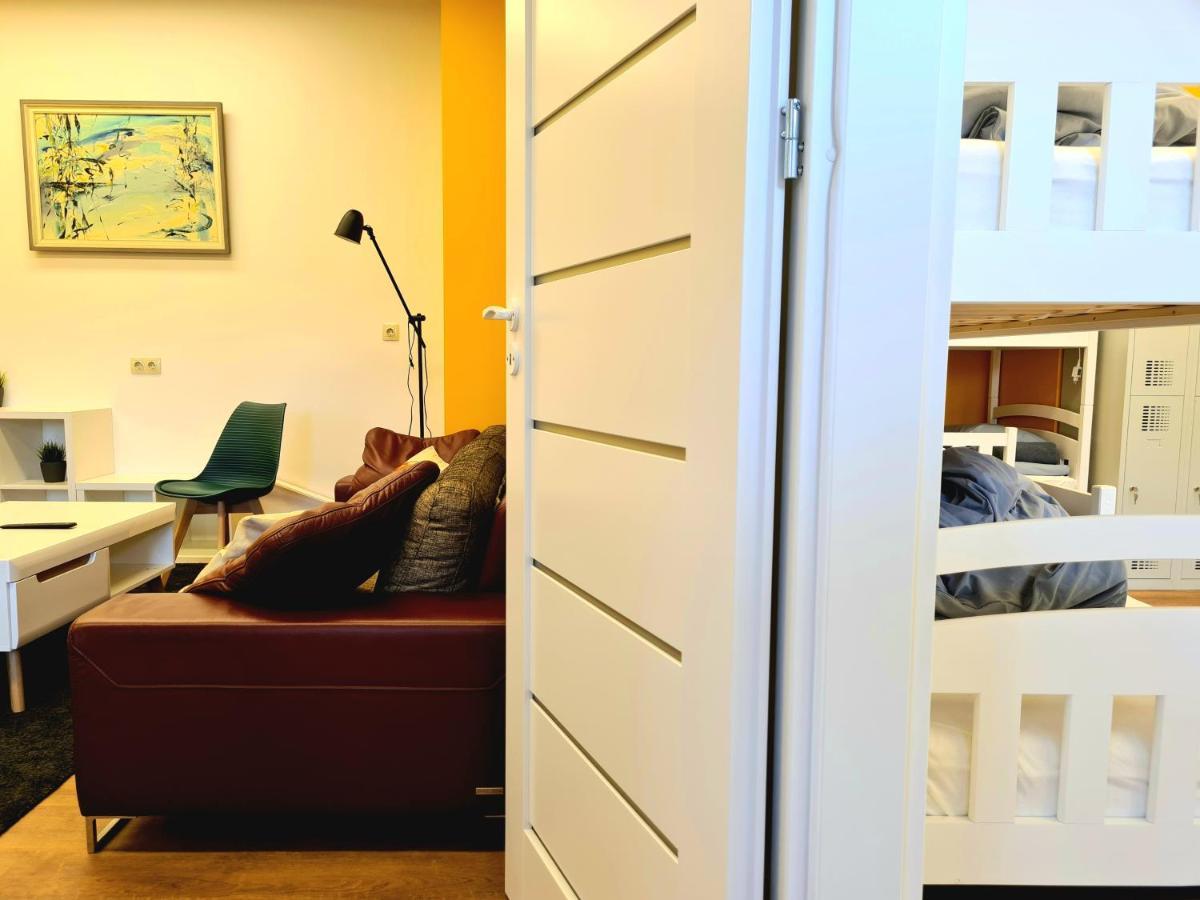 Railway Bed Hostel คอนัส ภายนอก รูปภาพ